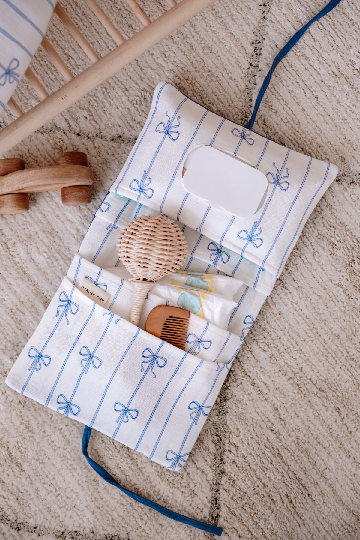 MBEZ1005-RIBBON BLUE-WET WIPES AND DIAPER BAG1